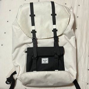 Herschel’s little America bookbag